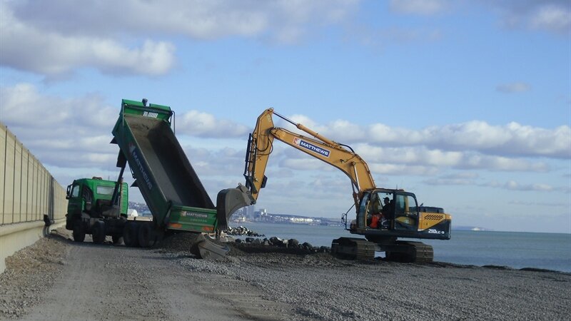 Port continues to manage shingle transfers