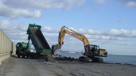 Port continues to manage shingle transfers