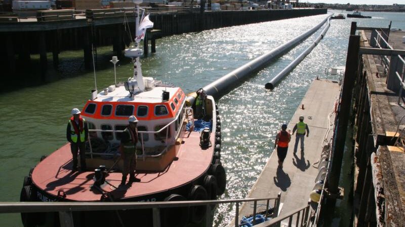 Pipelines to the port