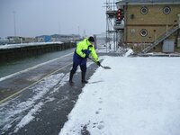 Team work keeps the port open despite snowy conditions