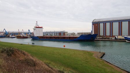 Keeping the port clean and tidy