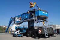 Impressive 180 tonne crane arrives at Shoreham Port