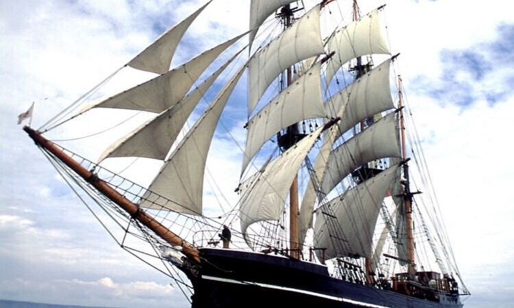 Kaskelot returns to Shoreham Port's dry dock