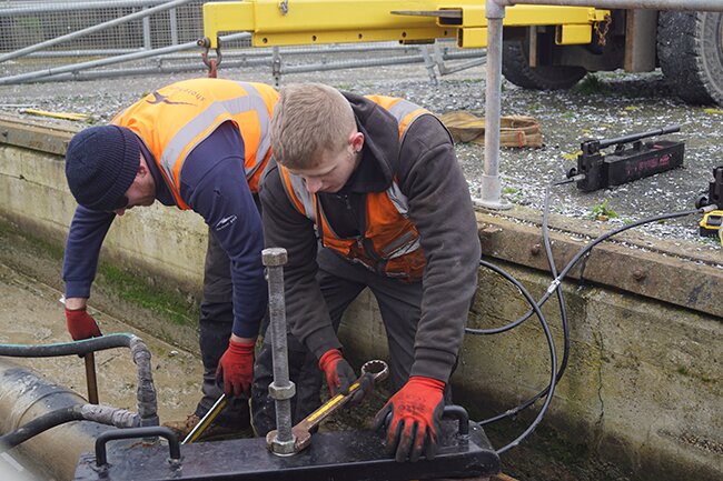 Shoreham Port engineering team carry out expert lock gate maintenance
