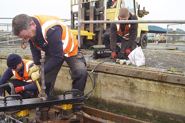 Shoreham Port engineering team carry out expert lock gate maintenance
