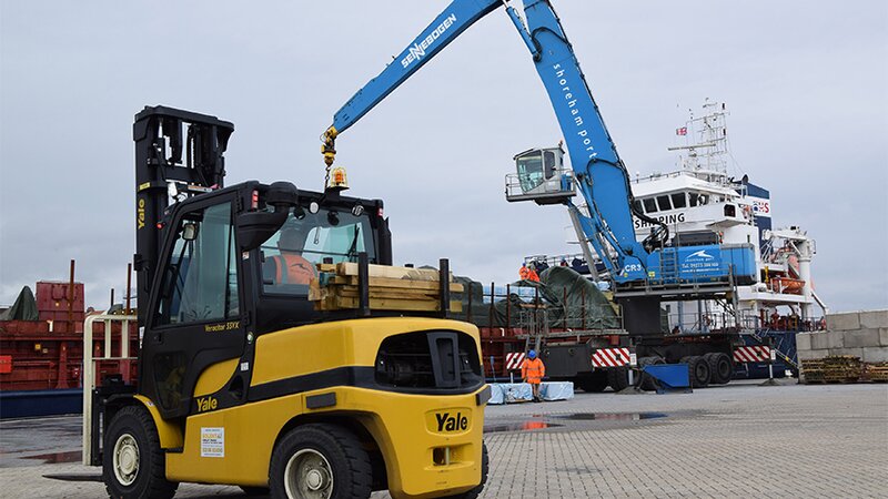 Shoreham Port invests £2m in UK-built Yale lift trucks from Forkway Group