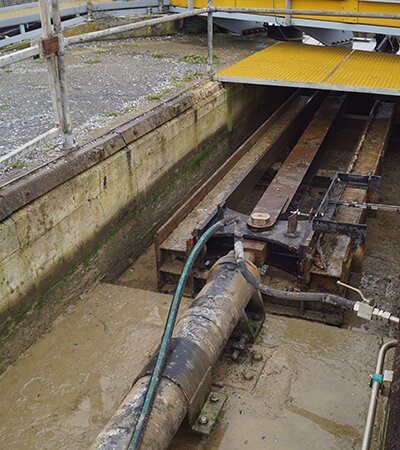 Shoreham Port engineering team carry out expert lock gate maintenance