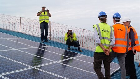 Minister congratulates solar panel project