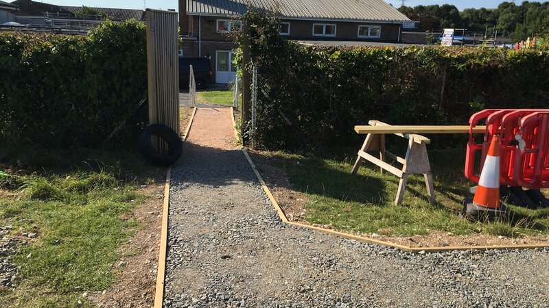 Port staff help complete mile oak science bus project