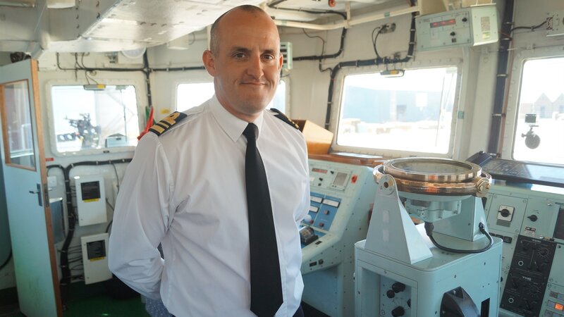 Hms Shoreham receives warm welcome back to her namesake port