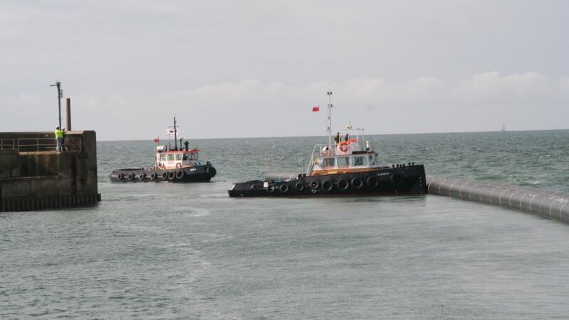 Pipelines to the port