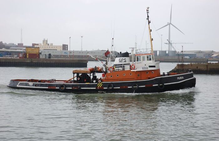 Dry dock attracts london based tug
