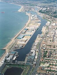 Shoreham Port keeps trust status