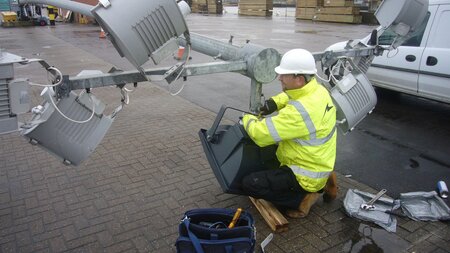 Port combats dark winter weather