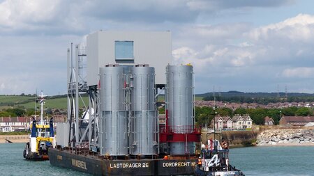 Port play integral role in moving parts for i360