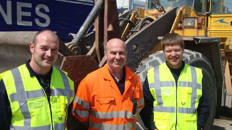 Port recruits more staff for new contracts