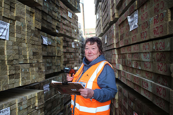 Shoreham Port colleague using Track-A-Pack